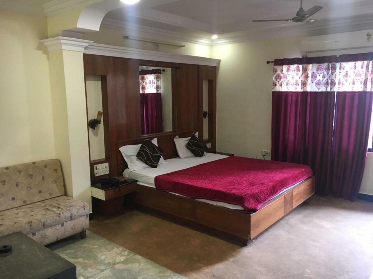 普那姆酒店 Rāipur 外观 照片